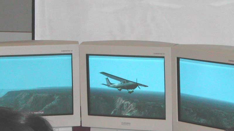 Matrox Parhelia-512 - Quake na 3 monitorech