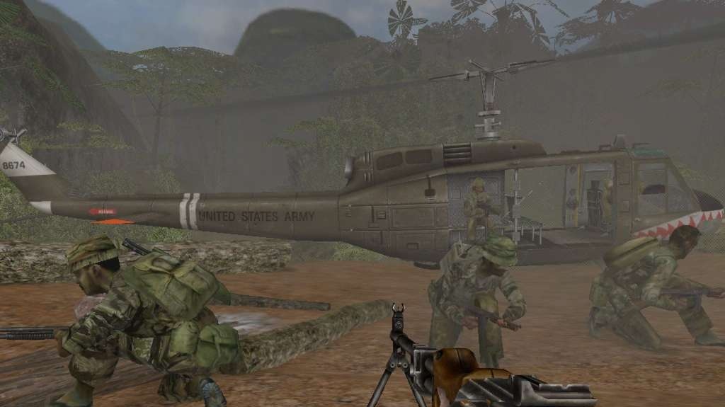 Běhající vrtulník, palma a pařez z Vietcongu