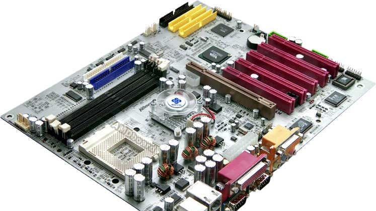 Bude čipset VIA KT400A lepší než nForce2?