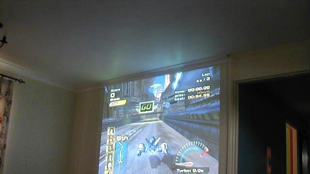 Monitor s více než třímetrovou úhlopříčkou