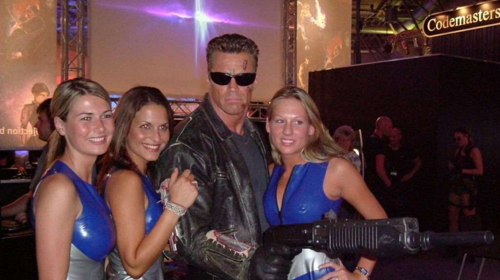 50 fotek hostesek z Game Convention 2003