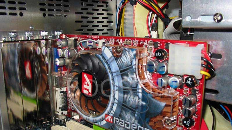 Prototypy grafických karet NV40 a 9800XT