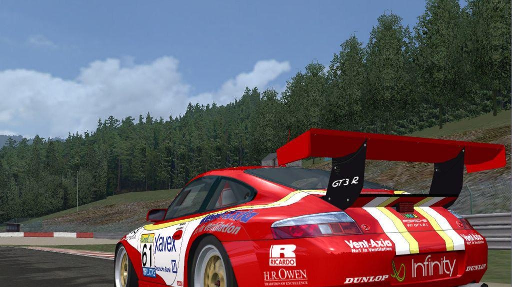 Veliká nadílka nových ukázek ze závodů GTR