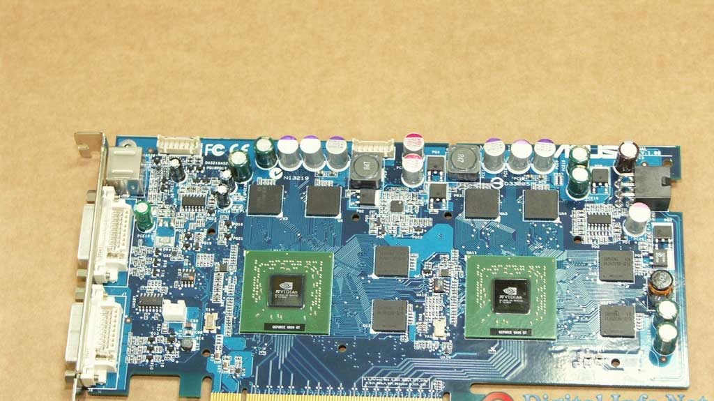 ASUS EN6600GT Dual, aneb SLI zapojené do SLI?