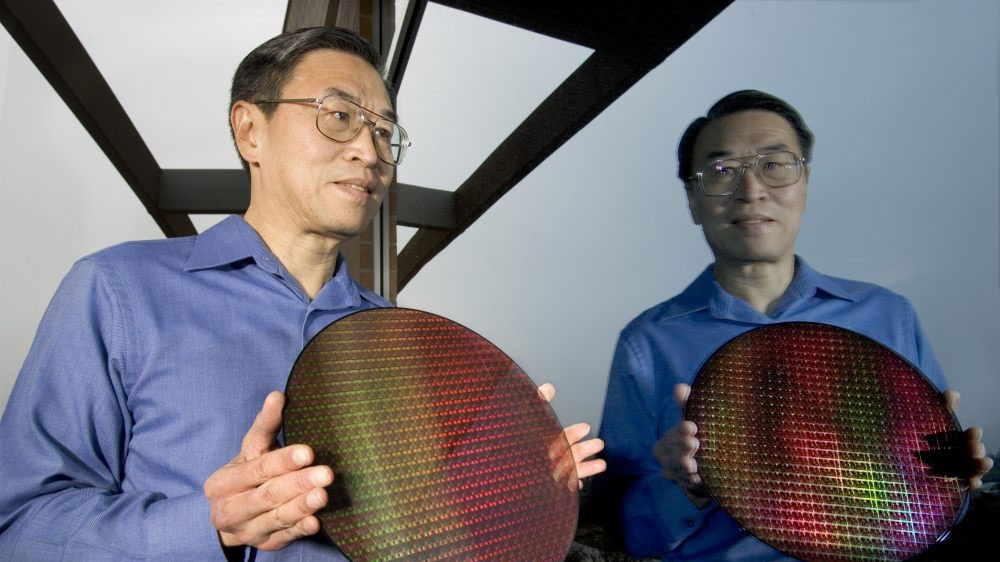 Intel rozjíždí výrobu procesorů s více jádry