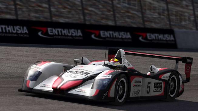 Dvě stovky aut v Enthusia Professional Racing