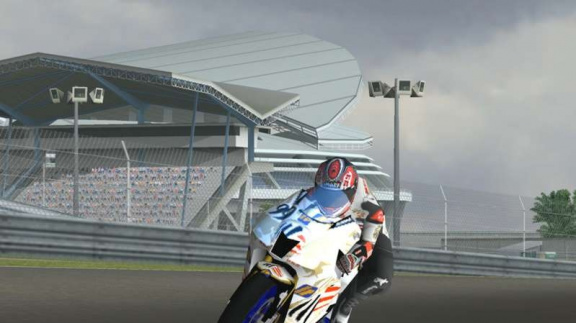 Závody motorek v Moto GP 4 pro PS2