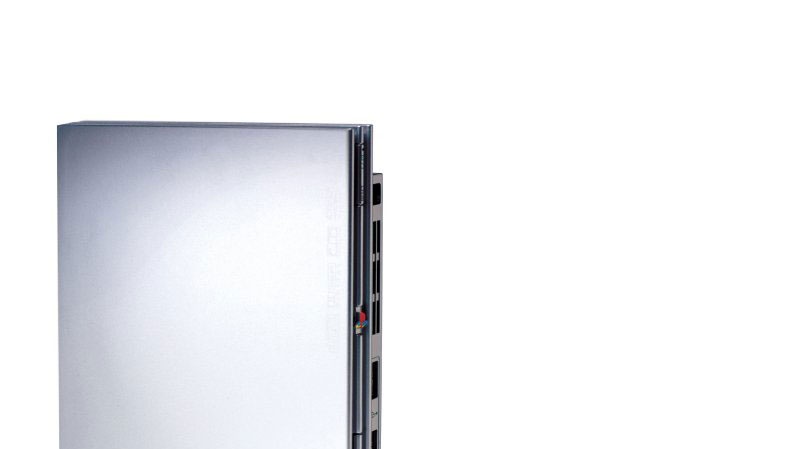 Na trh se chystá stříbrná PlayStation 2