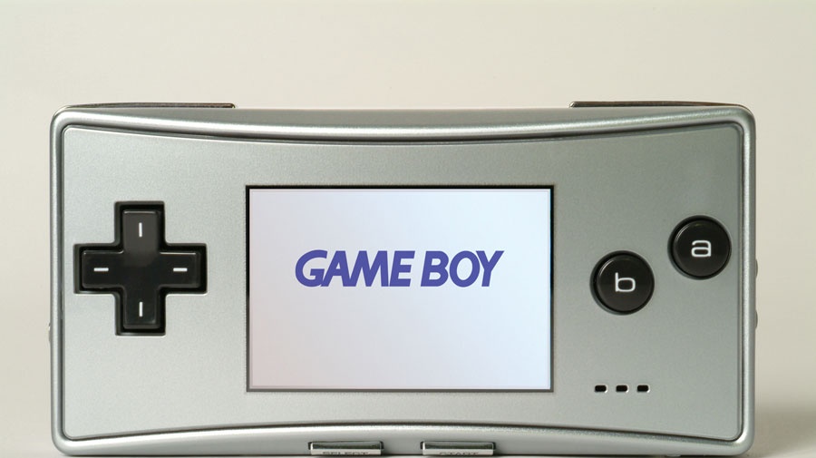 Nový handheld Game Boy Mikro