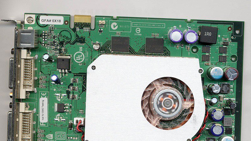 První fotky NVIDIA GeForce 7600?