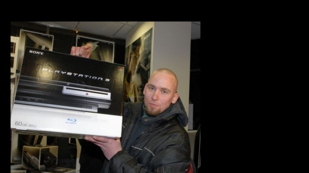 Půlnoční start Playstation 3 v Praze