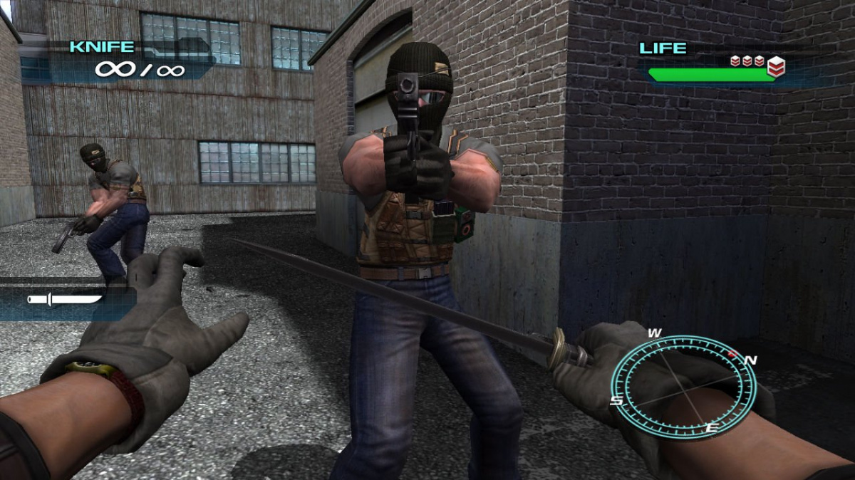 GunCon 3 pistole na brouky z Time Crisis 4