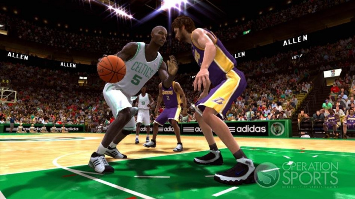 Nové boty a kratší šortky v NBA Live 09