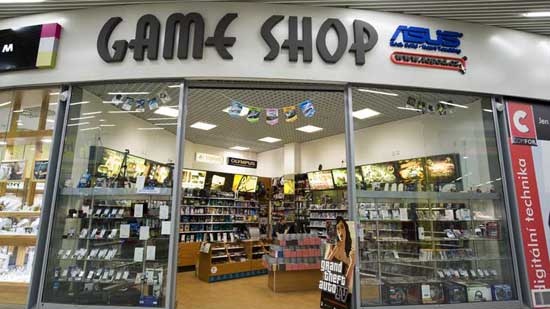 Odbyt krabicových PC her klesl o polovinu