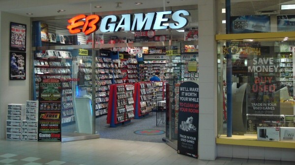 EB Games prý michají nové hry s bazarovými a přelepují cenovky