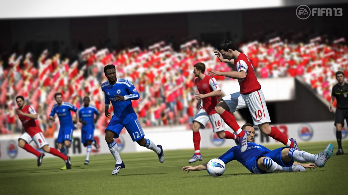 FIFA 13 v kostce - další skok, nebo jen mírný pokrok?