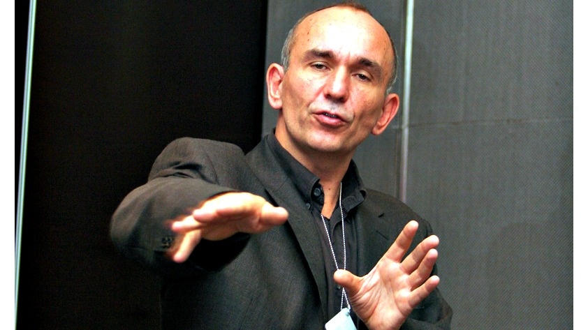 Peter Molyneux vám prodá virtuální dláto za 1,6 milionu korun