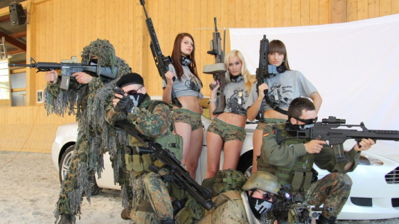 Zbraně a holky v Ghost Recon: Future Soldier promu