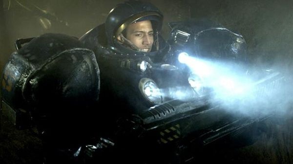 Sledujte hranou předělávku intra ze StarCraft: Brood War