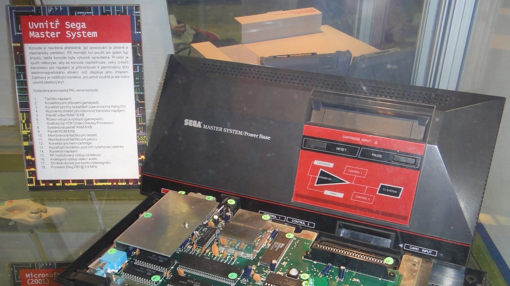 Pozvánka na výstavu historických konzolí