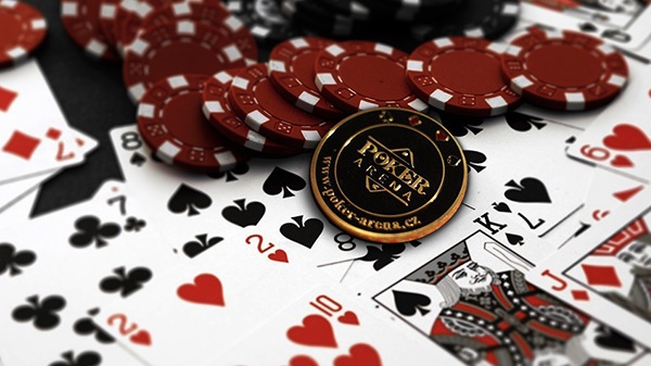 Proč poker není o štěstí o nic víc než počítačové hry