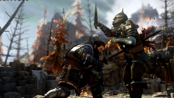 Čtvrthodinové video z Dragon Age: Inquisition ukazuje jízdu na koni, inventář i boj s drakem