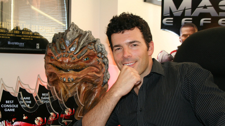 "Otec" Mass Effectu Casey Hudson opět povede BioWare – dosavadní šéf Aaryn Flynn studio opouští