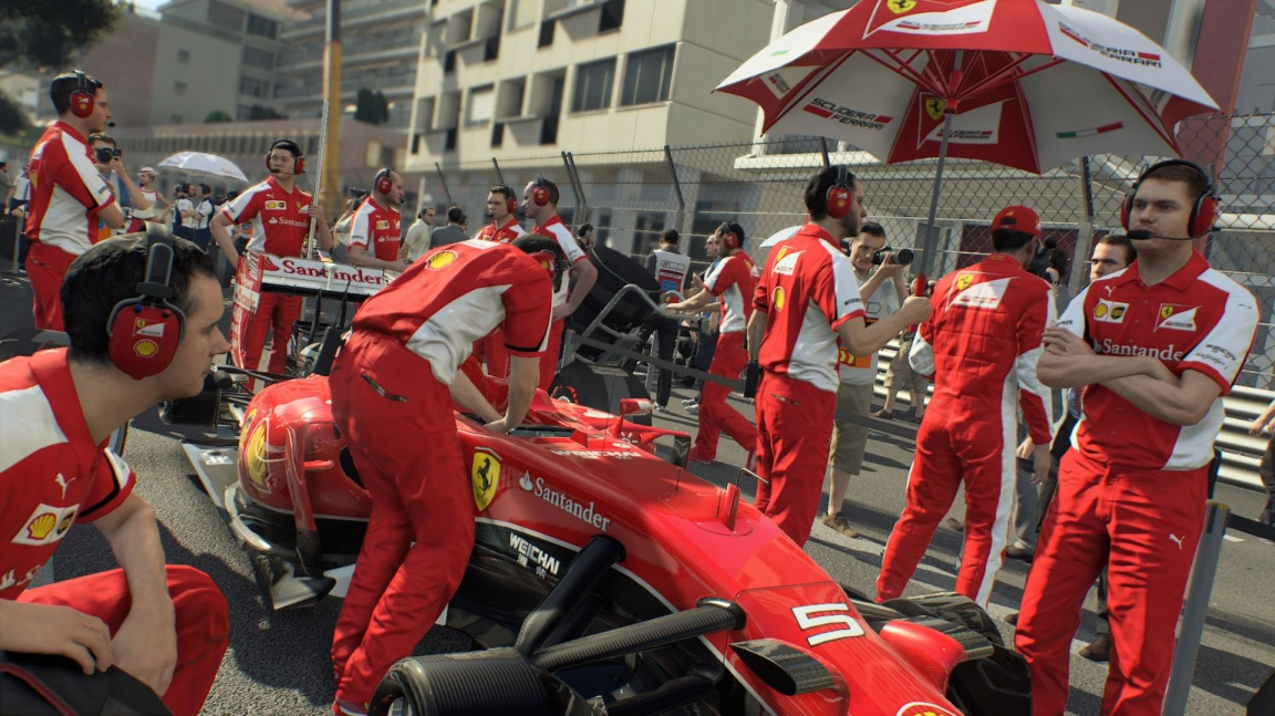První video k závodům F1 2015 oznamuje i měsíční zpoždění hry