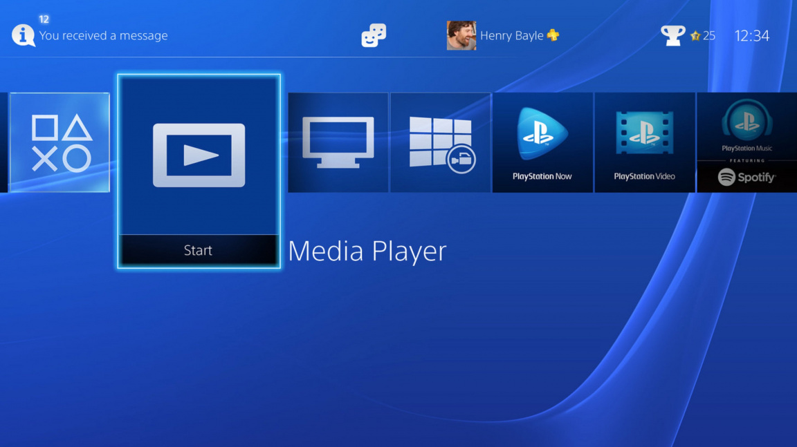 PlayStation 4 dostane multimediální přehrávač a výroční edici DualShocku