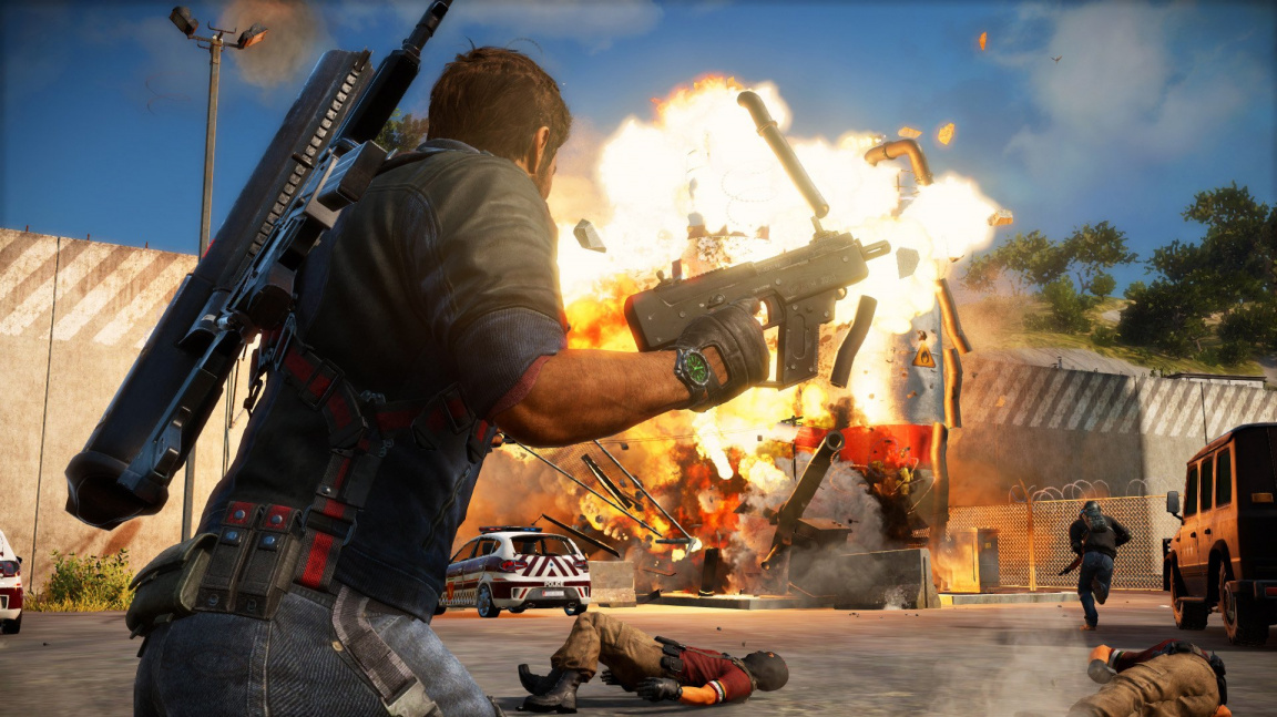 Nové video z Just Cause 3 předvádí wingsuit i totální destrukci