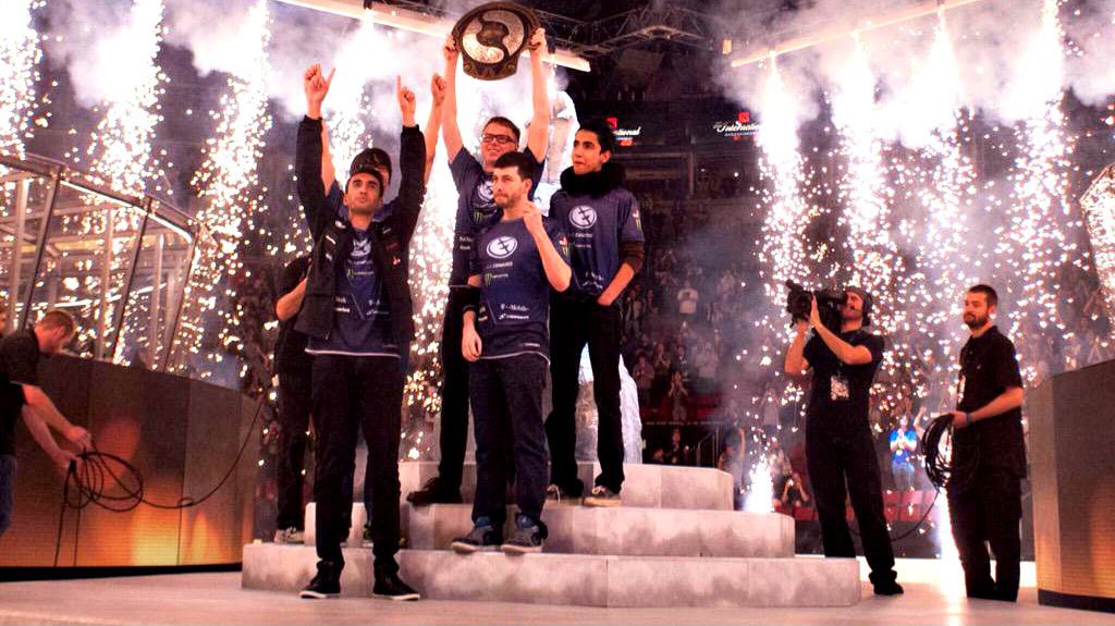 Evil Geniuses vyhrálii turnaj The International v DotA 2 a odnesli si domů 6,6 milionů dolarů