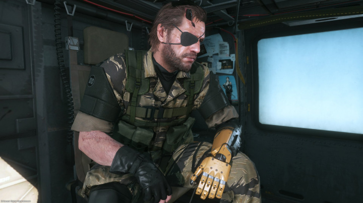Srovnávací obrázky ukazují rozdíly mezi jednotlivými verzemi Metal Gear Solid V