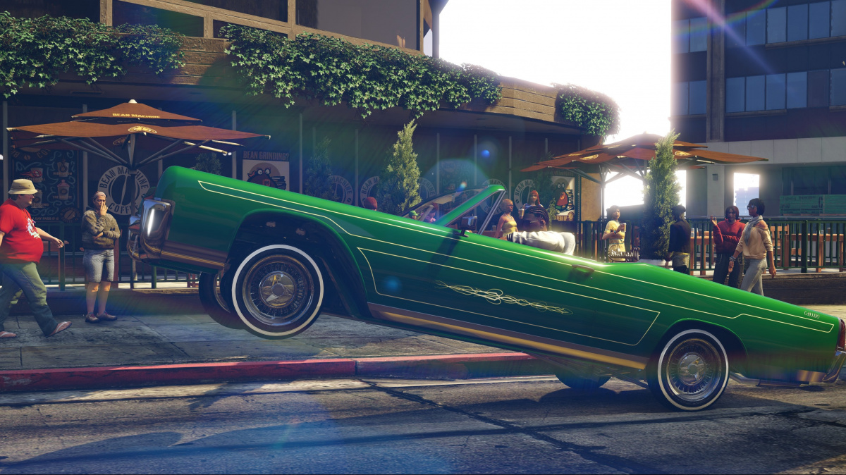 Grand Theft Auto Online rozšířil update Lowriders plný poskakujících aut