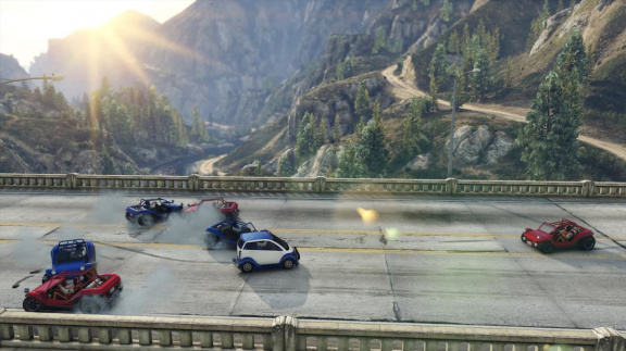 Nový mód pro GTA Online připomíná americký fotbal v buginách a Smartu