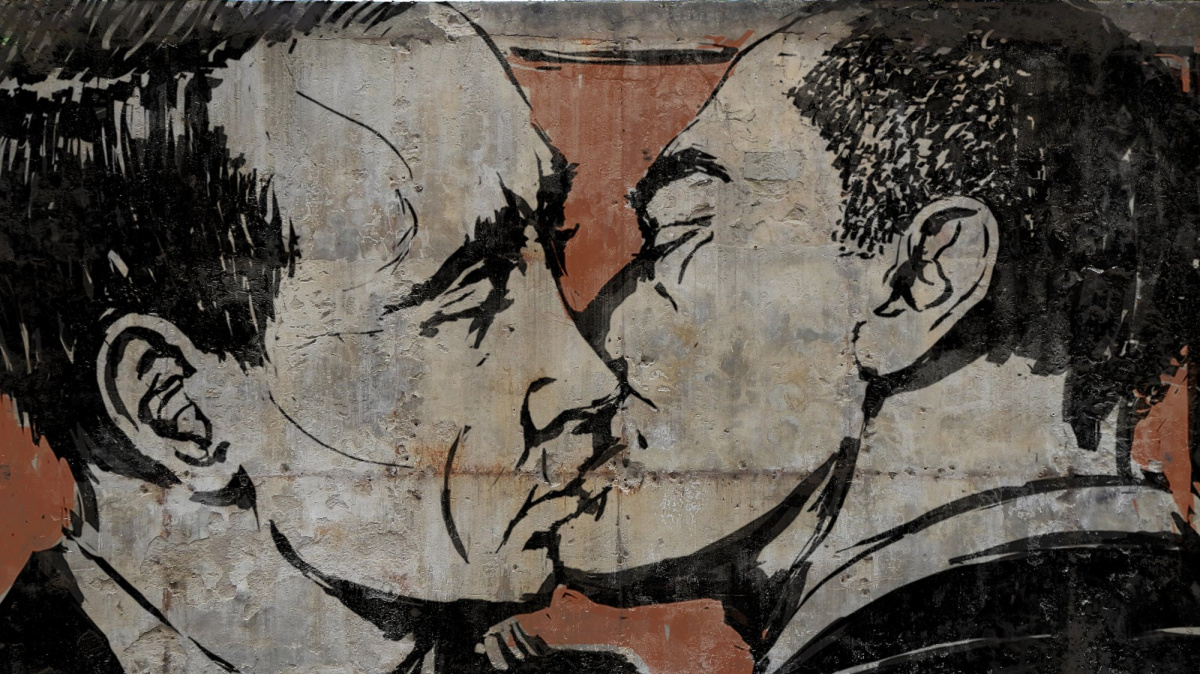 V All Walls Must Fall zabraňujete ve futuristickém Berlíně jaderné apokalypse