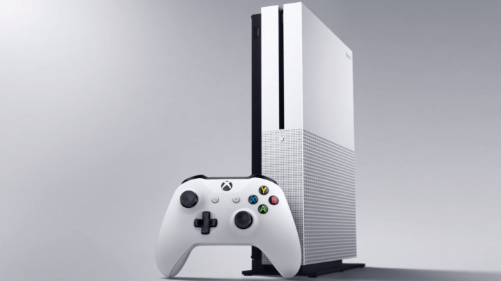Microsoft představil zmenšenou S verzi Xboxu One a příští rok vydá nadupaný Scorpio