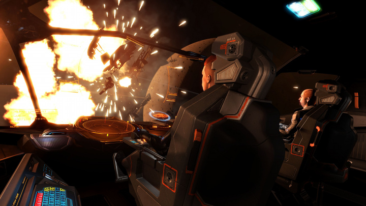 V Elite Dangerous můžete díky novému updatu létat ve více lidech