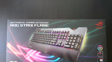 Balení klávesnice Asus ROG Strix Flare