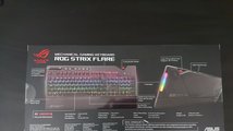 Balení klávesnice Asus ROG Strix Flare