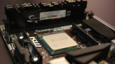 Testovací kit APU Ryzen 5 2400G a Ryzen 3 2200G