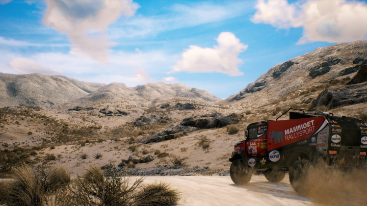 Dnes vycházející závody Dakar 18 lákají obrovským světem a 44 týmy