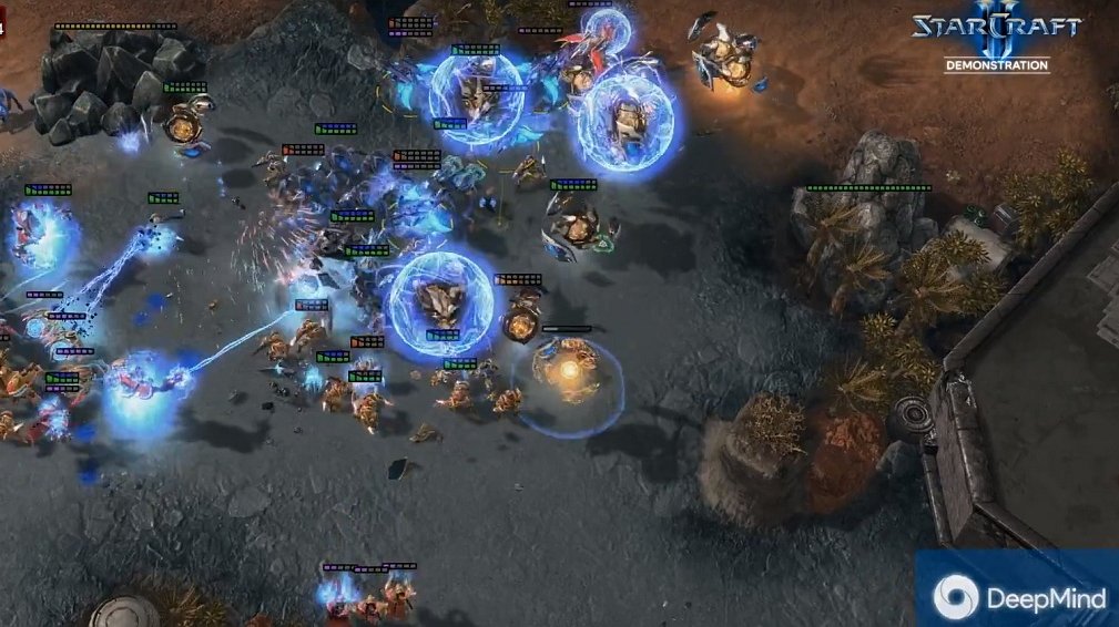 Umělá inteligence AlphaStar rozdrtila progamery Starcraftu II