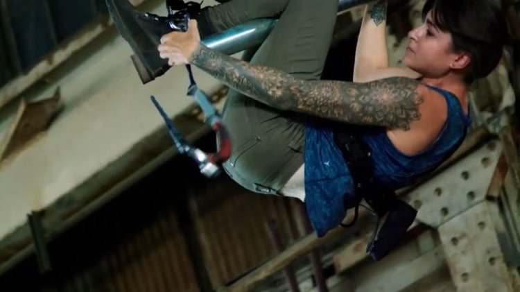 Je Tomb Raider realistický? Podívejte se na film s opravdovou Larou Croft