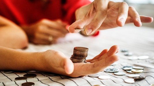 Potřebujete vytáhnout trn z paty? Rychlá půjčka je řešení