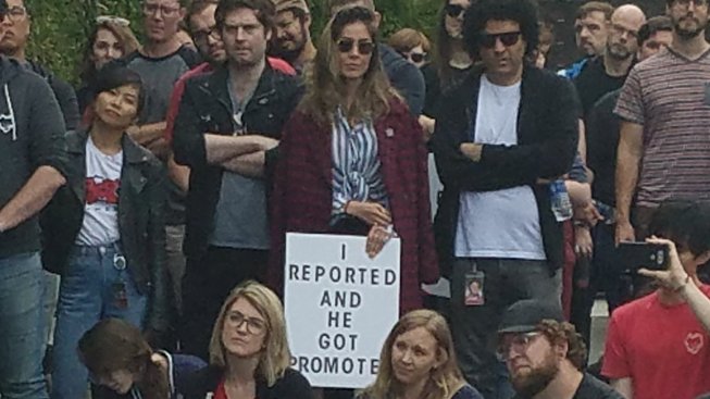 Zaměstnanci Riot Games protestovali proti nuceným arbitrážím a sexismu