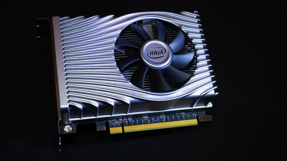 Intel nové procesory Comet Lake-S neoznámil. Místo toho ale ukázal svou grafiku DG1 do desktopu (CES 2020)