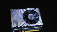 Grafická karta Intel DG1 SDV
