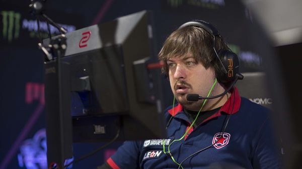 Twitch zpřísnil pravidla a zabanoval hvězdu CSGO