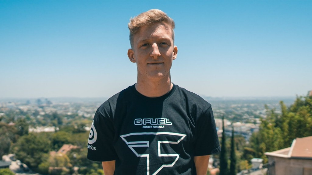 Teenager daroval streamerům 20,000$ za zády rodičů