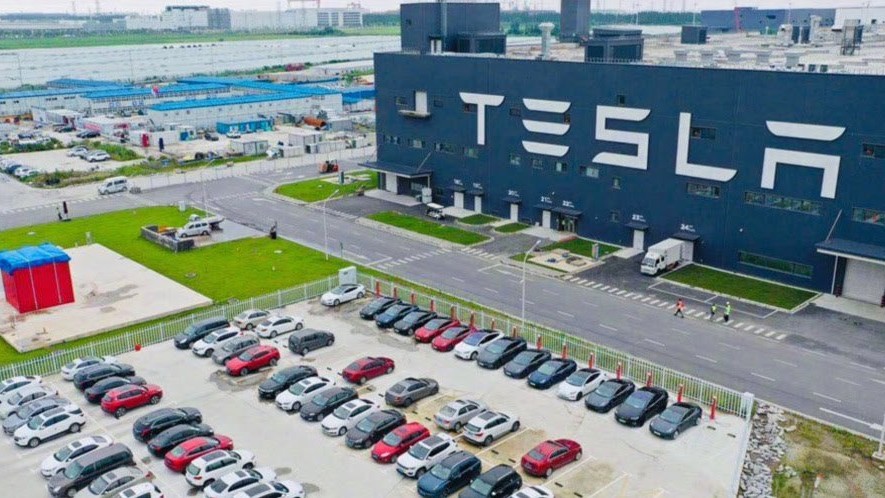 Tesla spojuje síly s čínskou verzí PUBG Mobile